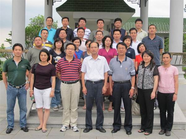 创新学习形式 增进同学情谊